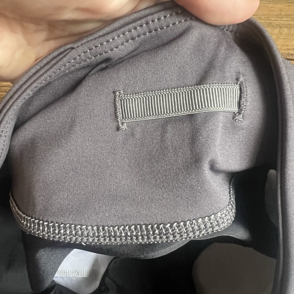 Vuori Women's Omni Performance Short Gray Pattern Size XS - Picture 6 of 7